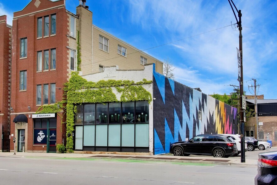 815 N Milwaukee Ave, Chicago, IL à vendre - Photo du bâtiment - Image 2 de 42