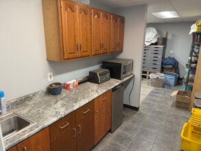 28144 W Industrial Ave, Lake Barrington, IL à louer Photo intérieure- Image 1 de 4