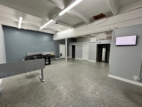 2000 N Dixie Hwy, Hollywood, FL for sale Interior Photo- Image 1 of 12