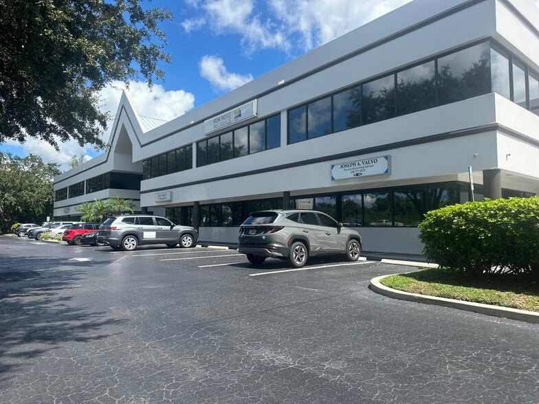 17595 S Tamiami Trl, Fort Myers, FL for lease - Building Photo - Image 3 of 22
