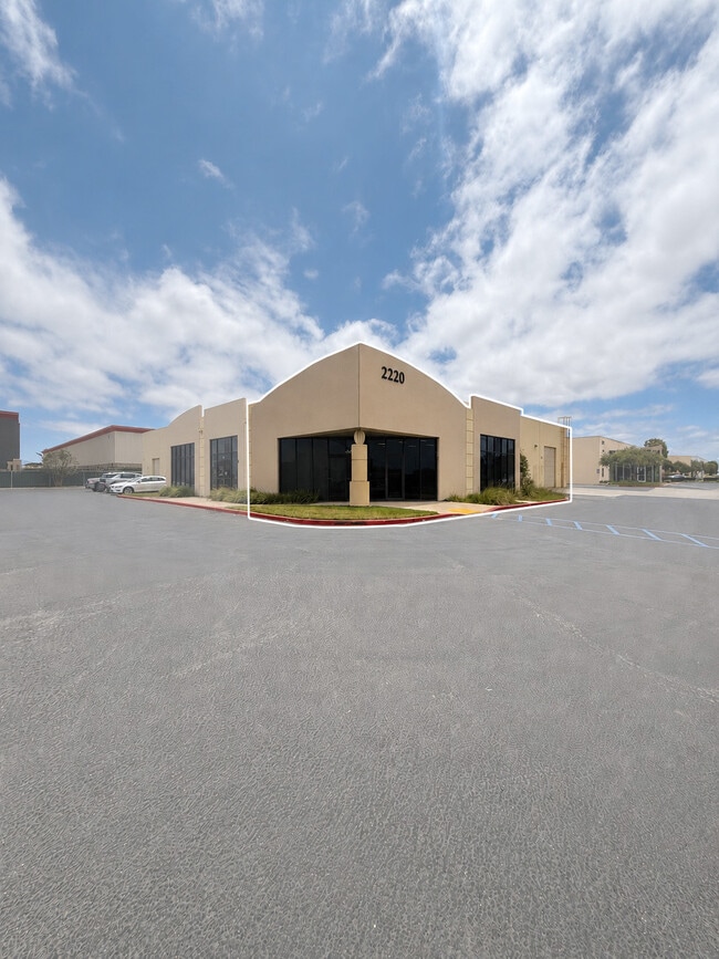 Plus de détails pour 2220 A St, Santa Maria, CA - Industriel à louer
