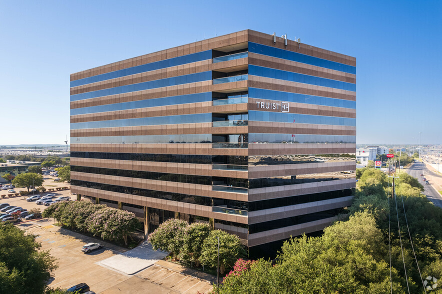 1701 Directors Blvd, Austin, TX for lease - Primary Photo - Image 1 of 20