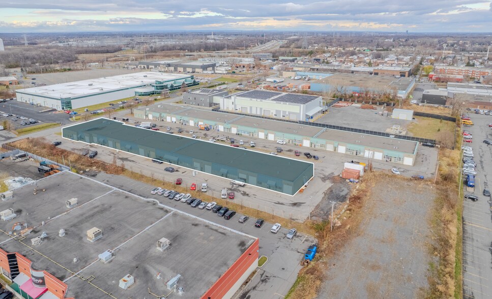 12650-12702 Boul Industriel, Montréal, QC à vendre - Photo du bâtiment - Image 2 de 7