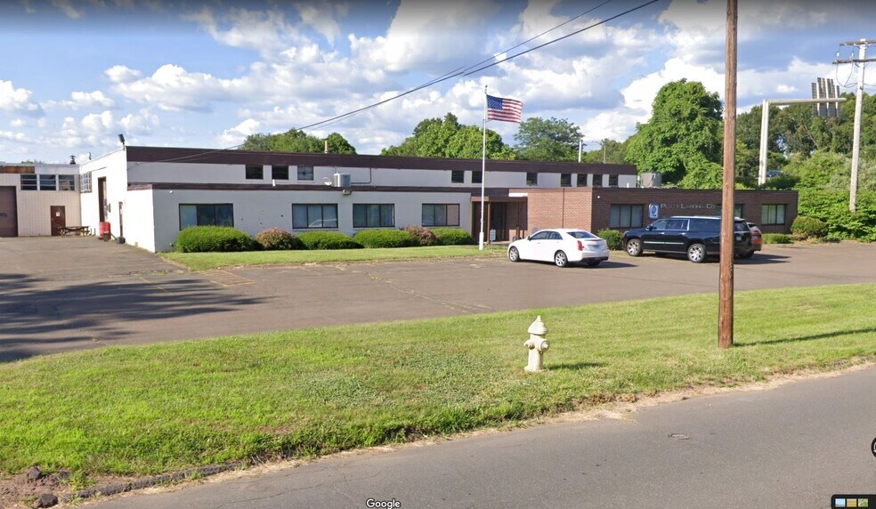 70 Stoddard Ave, North Haven, CT à louer - Photo du bâtiment - Image 3 de 9