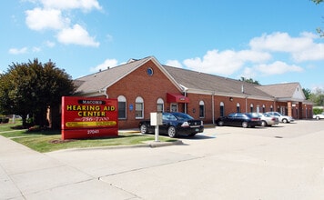 27041 Schoenherr Rd, Warren, MI à louer Photo intérieure- Image 1 de 1