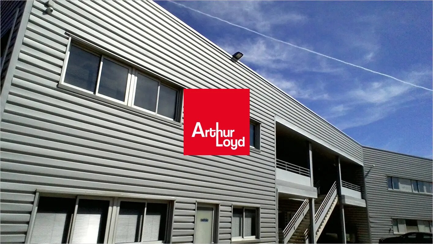 Office in La Ciotat for lease Building Photo- Image 1 of 3