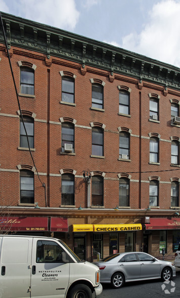 358 Grove St, Jersey City, NJ for sale - Building Photo - Image 1 of 66