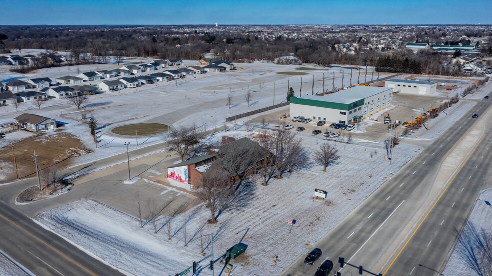 1380 NE 66th Ave, Des Moines, IA à vendre - Photo du bâtiment - Image 3 de 27