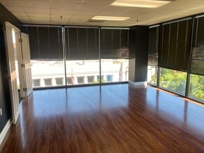 550 W Main St, Knoxville, TN for lease Interior Photo- Image 1 of 5
