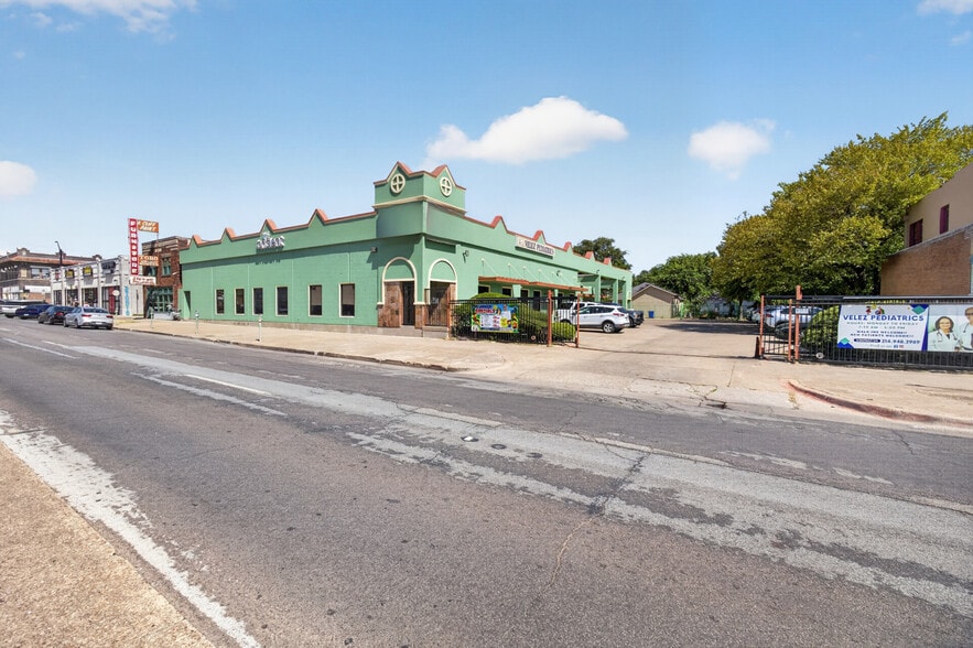 817 W Jefferson Blvd, Dallas, TX à vendre - Photo du bâtiment - Image 3 de 19