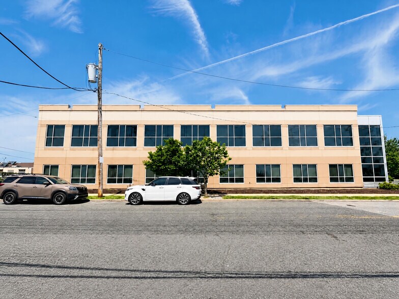 2630 Holme Ave, Philadelphia, PA à vendre - Photo du bâtiment - Image 2 de 10