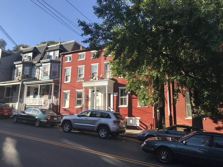 215 W VINE St, Lancaster, PA à vendre - Photo du bâtiment - Image 2 de 3