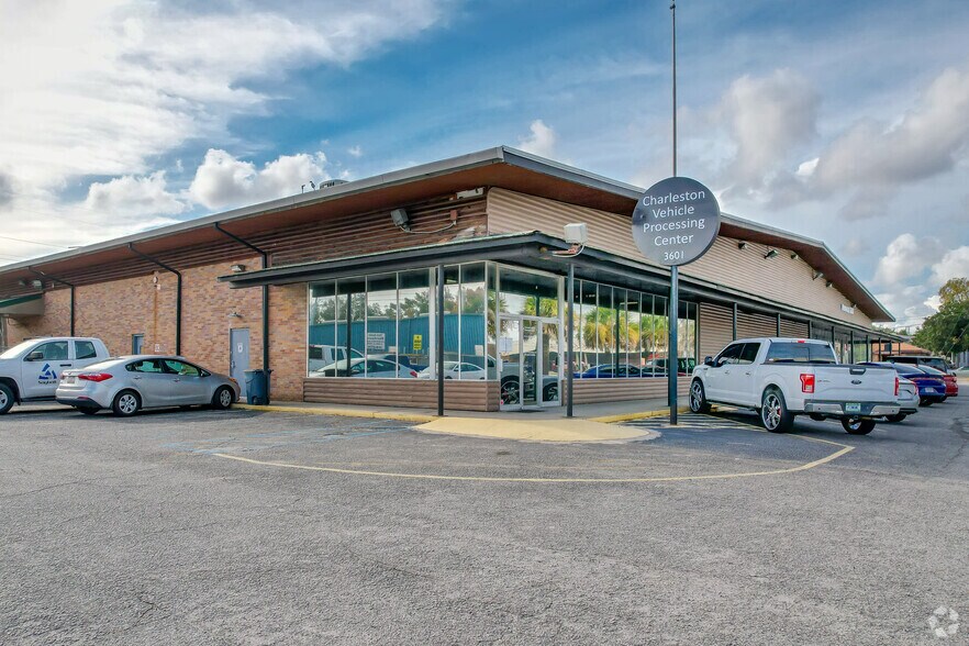 3601 Meeting Street Rd, North Charleston, SC à louer - Photo du bâtiment - Image 3 de 8