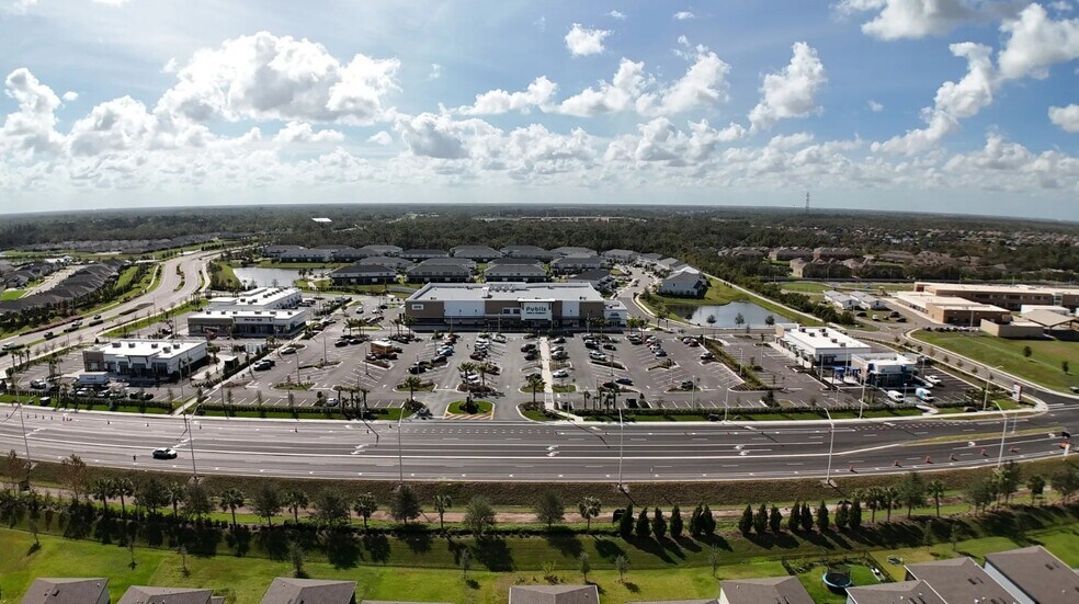 11635 Moccasin Wallow Rd, Parrish, FL à louer - Photo principale - Image 1 de 1