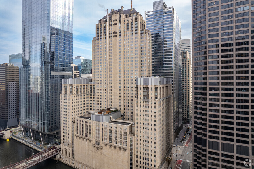 20 N Wacker Dr, Chicago, IL for lease - Building Photo - Image 2 of 17