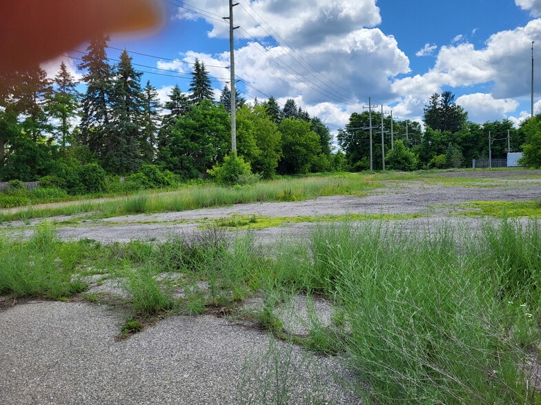 9405 Dixie Hwy, Village of Clarkston, MI for sale - Building Photo - Image 2 of 18