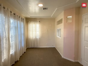 107 W Fairview Blvd, Inglewood, CA à louer Photo intérieure- Image 2 de 13