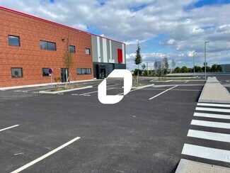 Plus de détails pour Local d'activités à louer