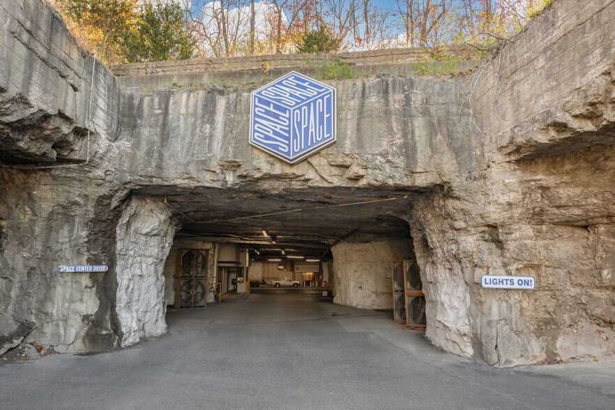 5351 Lee's Summit Rd, Kansas City, MO à louer - Photo du bâtiment - Image 2 de 23