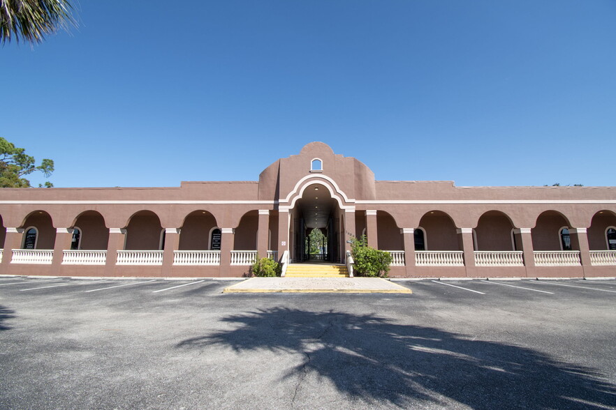 2484 Caring Way, Port Charlotte, FL for lease - Building Photo - Image 1 of 11