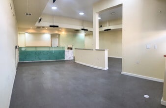 18606-18612 Ventura Blvd, Tarzana, CA for lease Interior Photo- Image 2 of 5