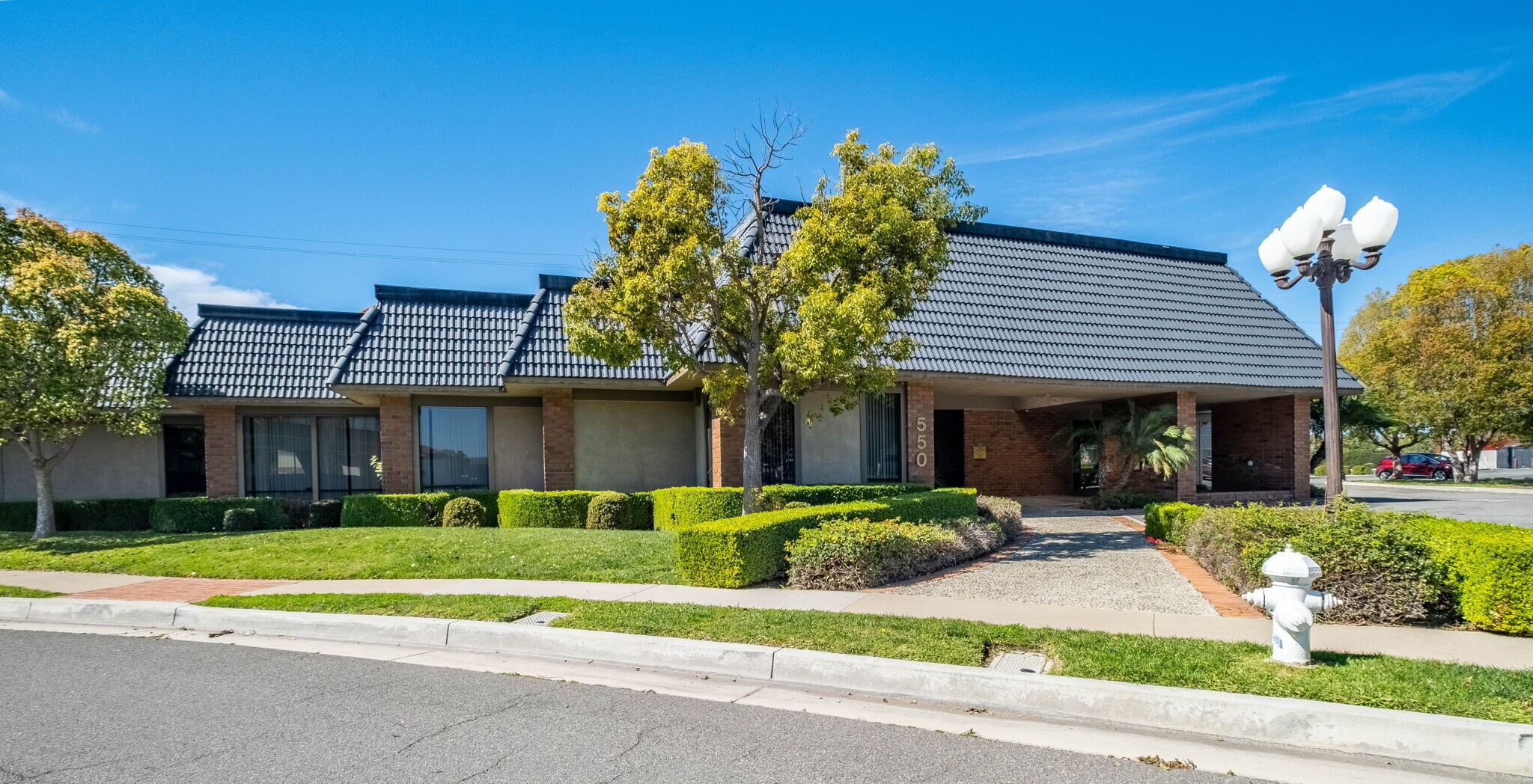 550 N Golden Circle Dr, Santa Ana, CA à louer Photo du bâtiment- Image 1 de 109