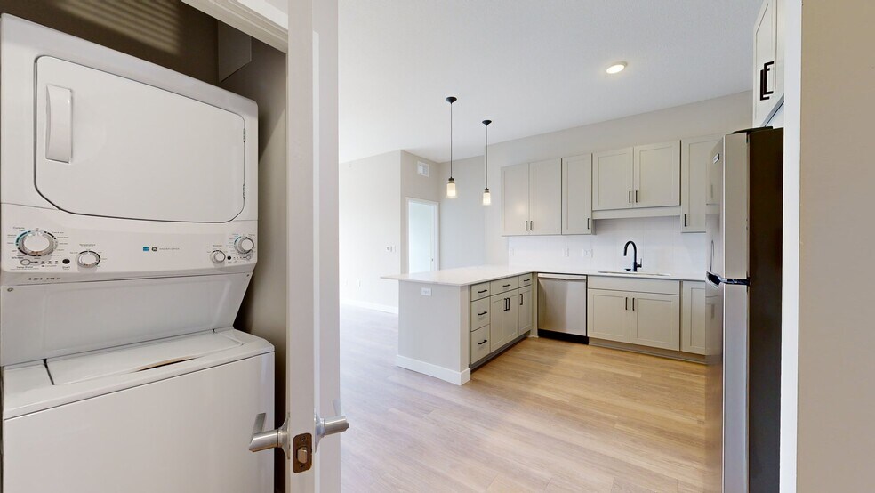 4020 Nawadaha Blvd, Minneapolis, MN à vendre - Numérisation 3D de Matterport - Image 2 de 59
