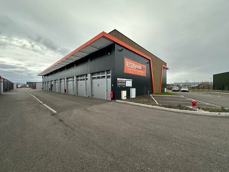 Flex in Entzheim for lease - Building Photo - Image 1 of 7