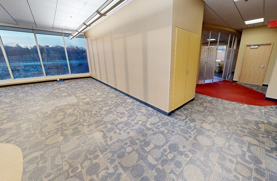 2361 W Highway 36, Roseville, MN à louer - Numérisation 3D de Matterport - Image 3 de 27