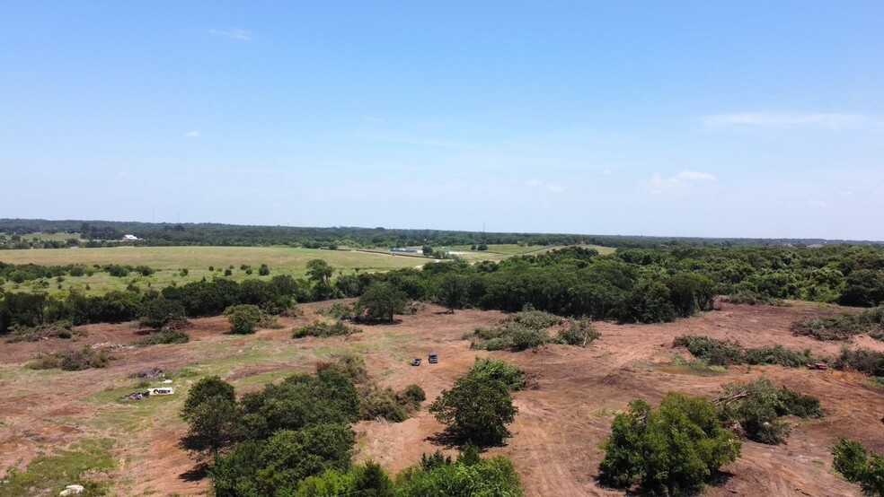 1521 Oak Hill Rd, Cleburne, TX for sale - Building Photo - Image 1 of 1