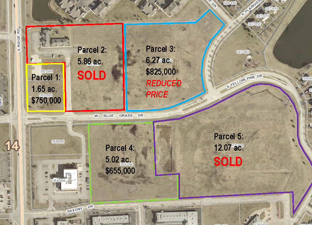 Commercial/Residential Land, Commercial portefeuille de 3 propriétés à vendre sur LoopNet.ca Photo du bâtiment- Image 1 de 2