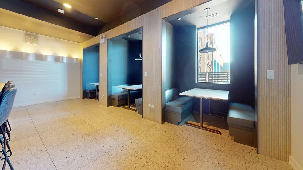3421 N Ashland Ave, Chicago, IL à louer - Photo du bâtiment - Image 2 de 12