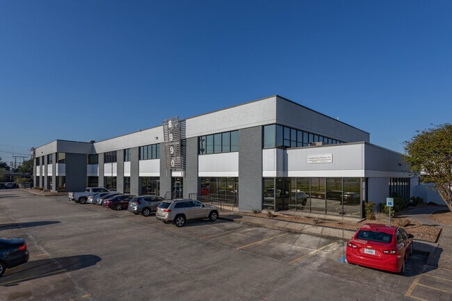 More details for 8968-8998 Kirby Dr, Houston, TX - Coworking for Lease
