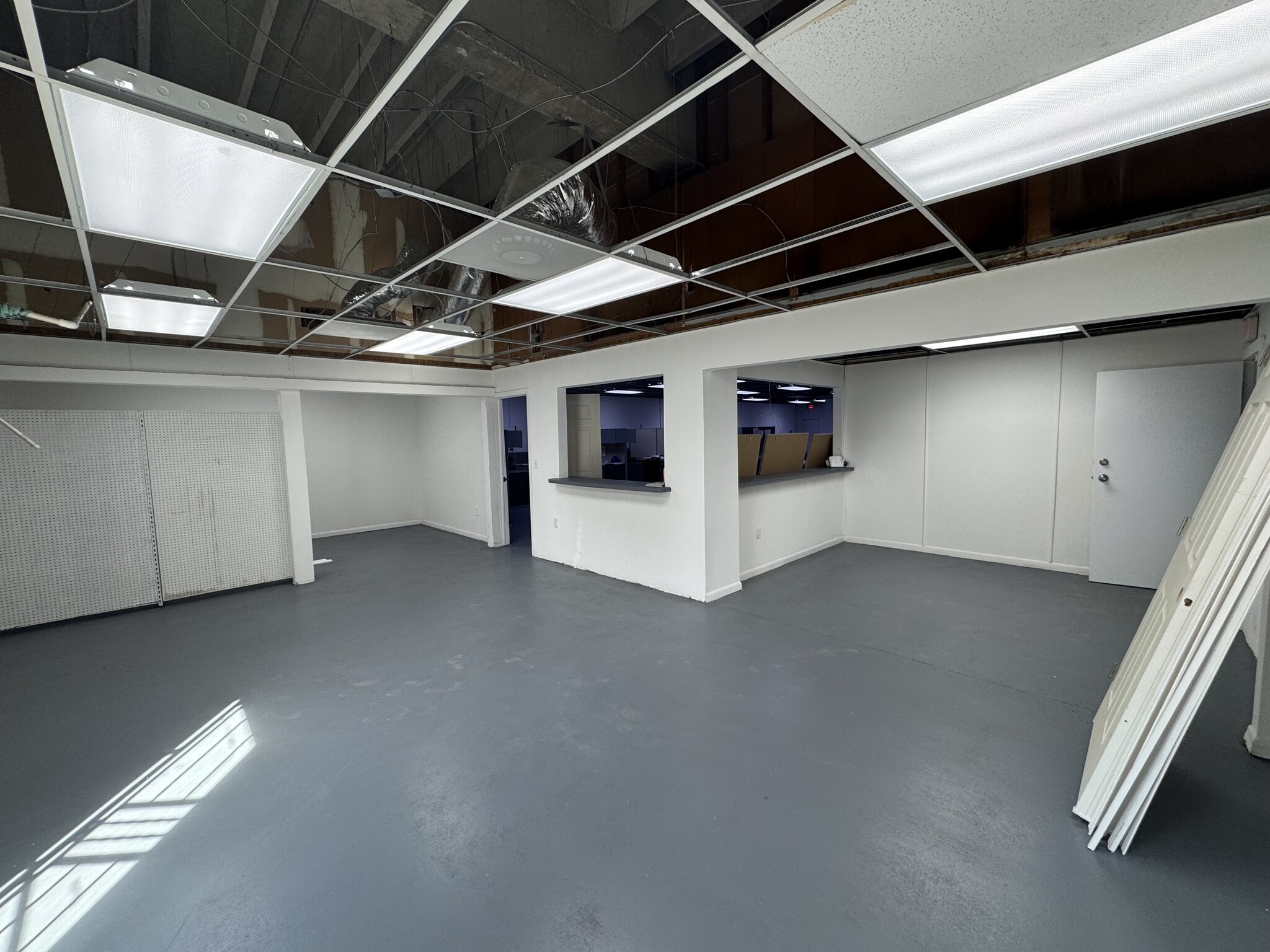 3711 NW 36th St, Miami, FL for lease Interior Photo- Image 1 of 4