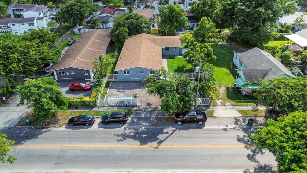 1864 NW 28th St, Miami, FL for sale - Building Photo - Image 2 of 22
