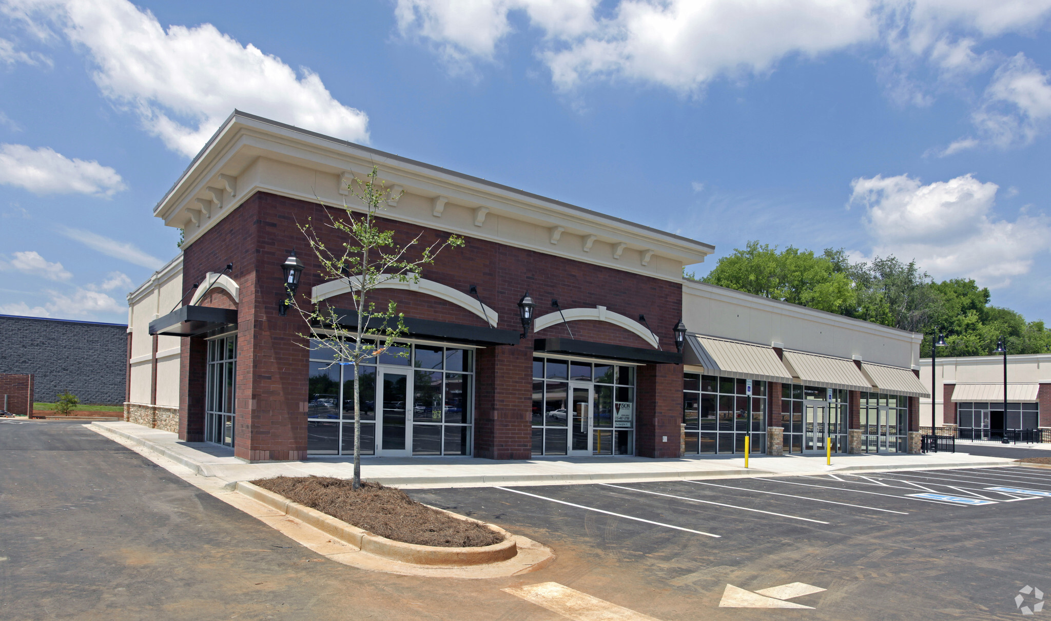 9261 Kingston Pike, Knoxville, TN for sale Primary Photo- Image 1 of 1