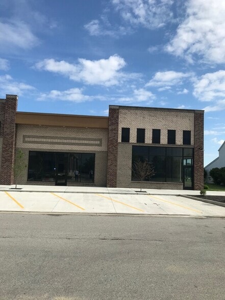 5720 Pebble Village Ln, Noblesville, IN for lease - Building Photo - Image 3 of 7