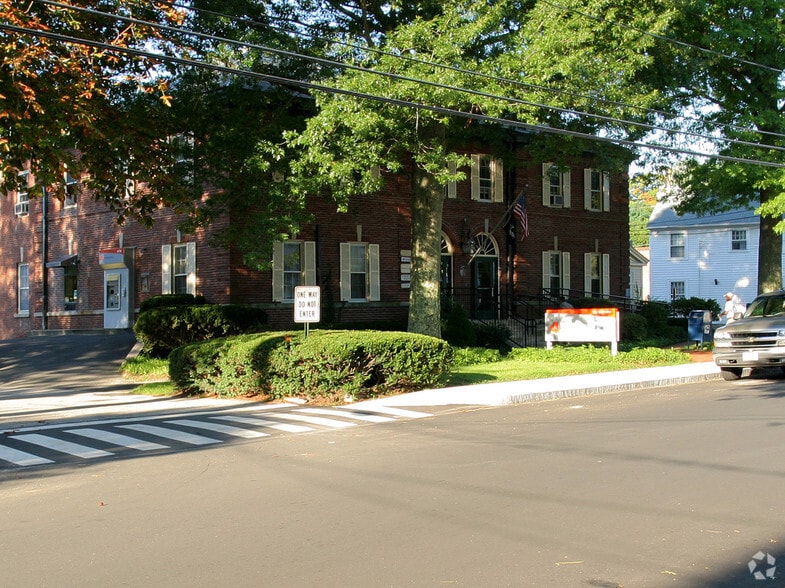 12 Main St, Essex, CT for lease - Building Photo - Image 2 of 34