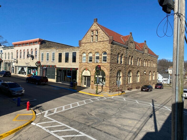 203 High St, Mineral Point, WI for sale - Building Photo - Image 2 of 28