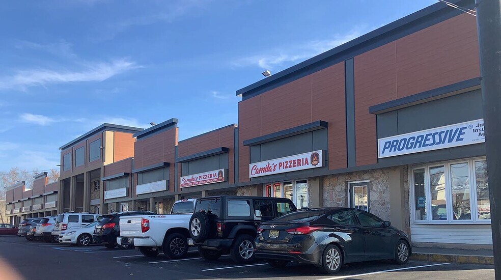 957 Bristol Pike, Cornwells Heights, PA à louer - Photo du bâtiment - Image 2 de 5