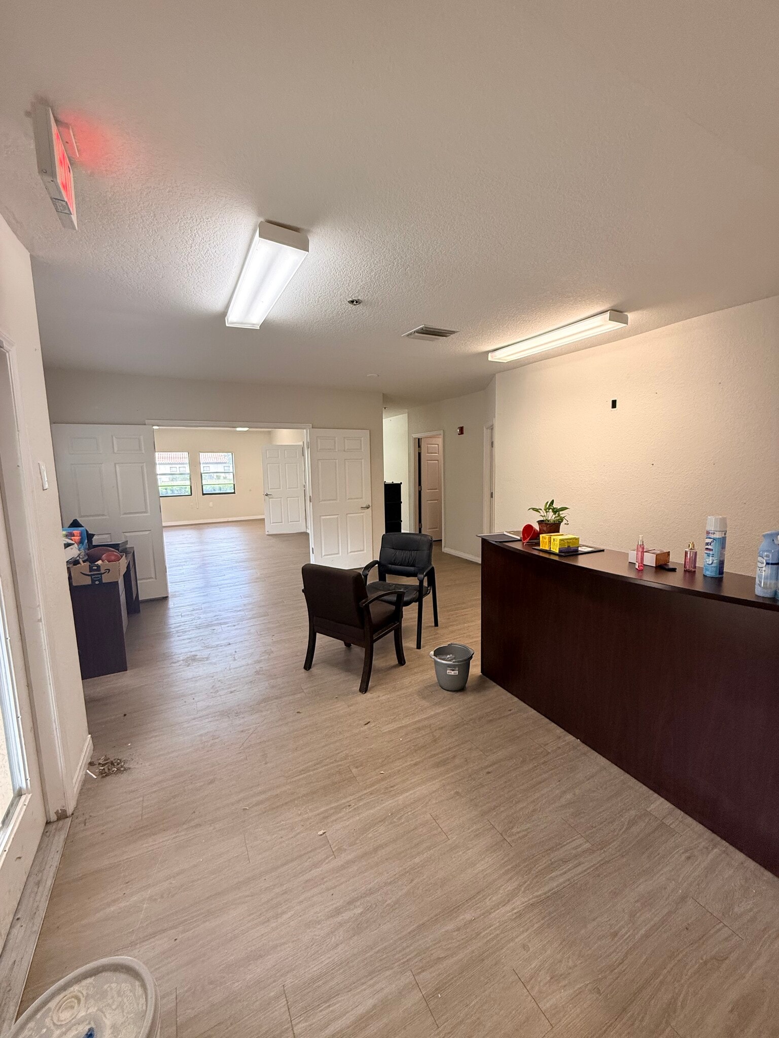 421 Commercial Ct, Venice, FL for lease Interior Photo- Image 1 of 11