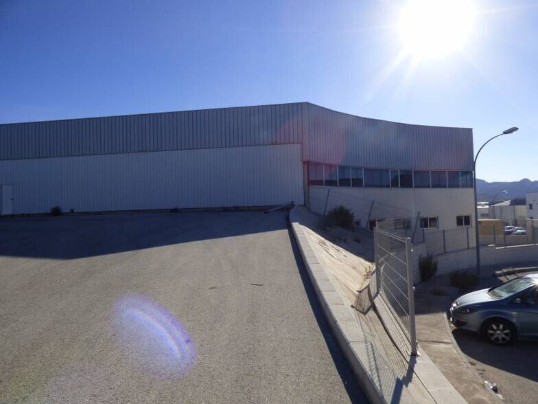 Industrial in Sax for sale - Building Photo - Image 3 of 15
