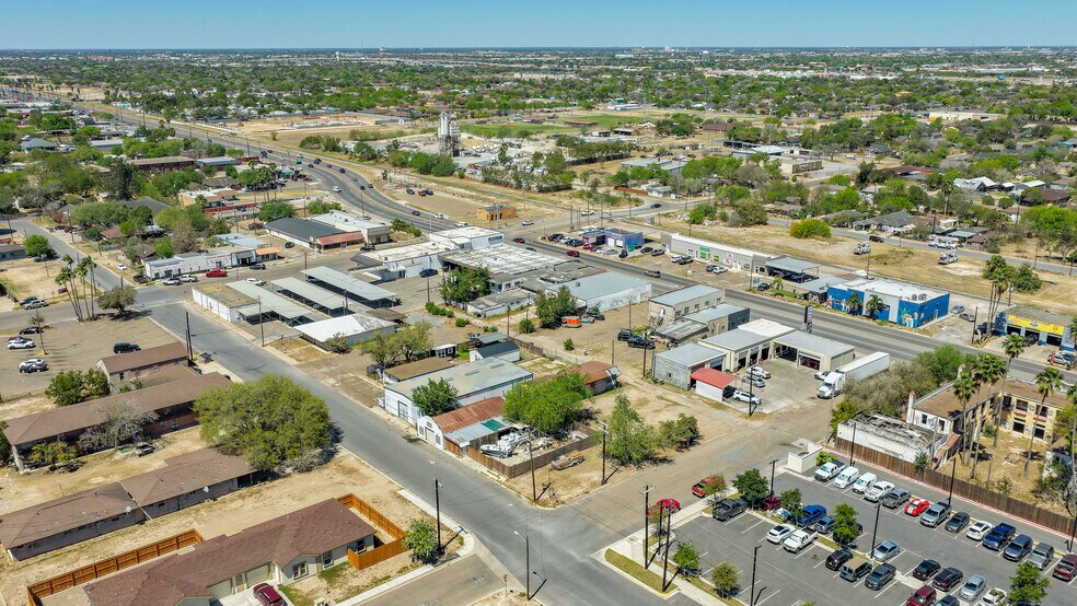 204 6th st, San Juan, TX à vendre - Photo du bâtiment - Image 2 de 8