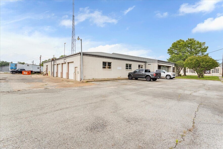 1485 N Main St, Paris, TX à vendre - Photo du bâtiment - Image 3 de 42