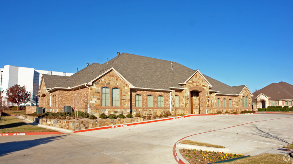 1020 Mustang Dr, Grapevine, TX for sale - Primary Photo - Image 1 of 5