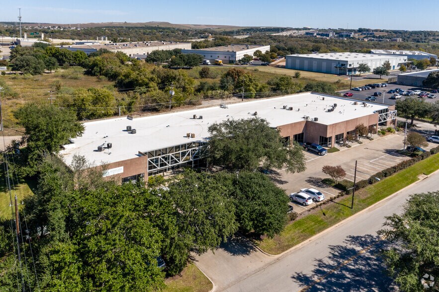 8107 Springdale Rd, Austin, TX à louer - Photo du bâtiment - Image 2 de 10