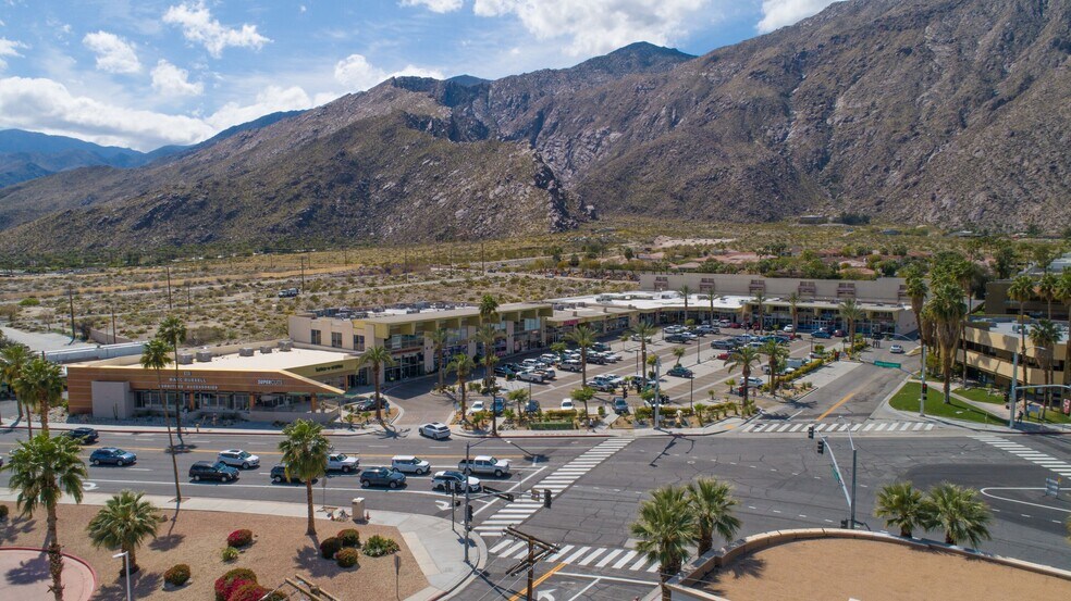 611 S Palm Canyon Dr, Palm Springs, CA à louer - Photo du bâtiment - Image 2 de 25