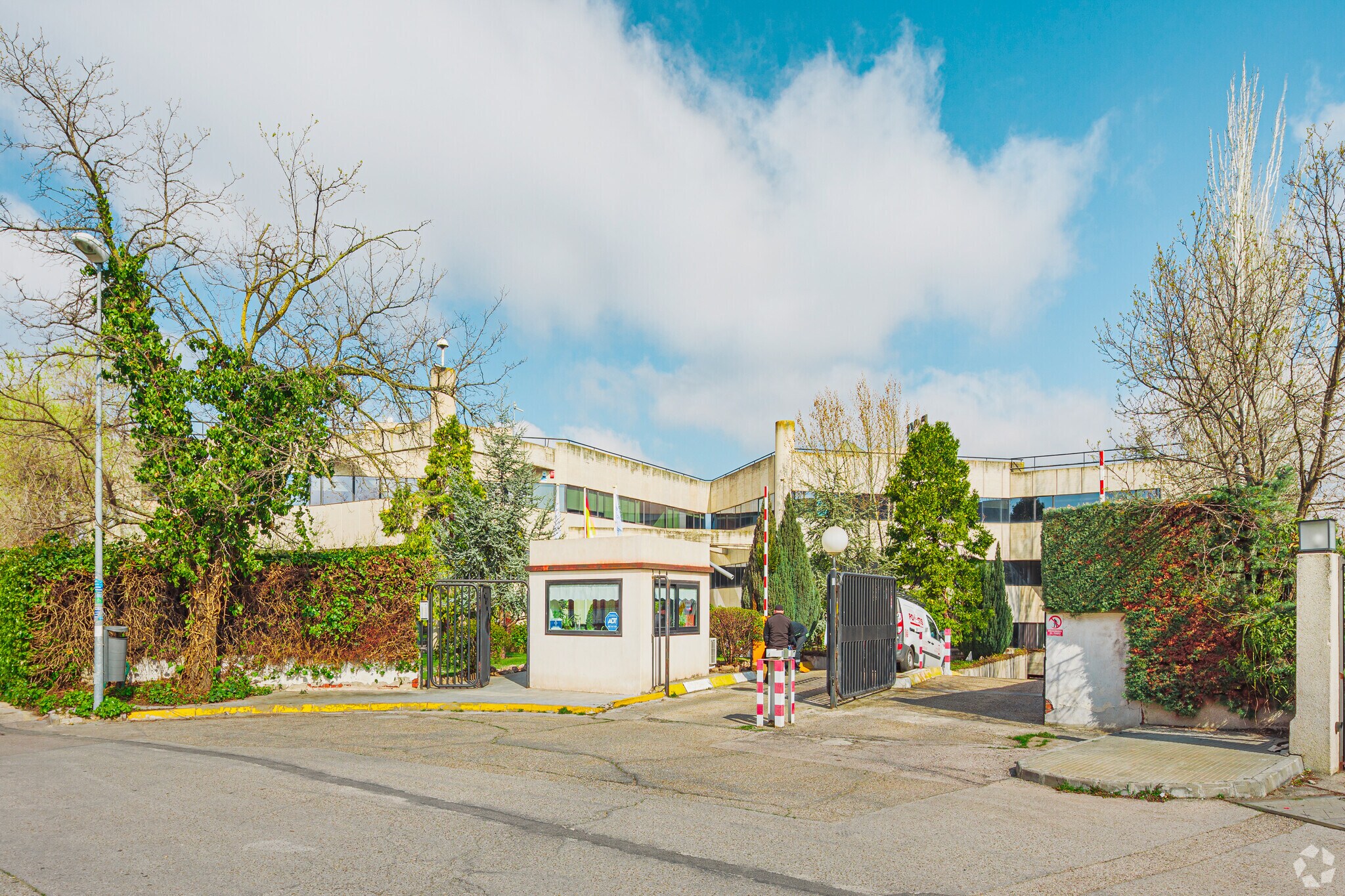 Calle Pollensa, Las Rozas de Madrid, Madrid for lease Primary Photo- Image 1 of 4