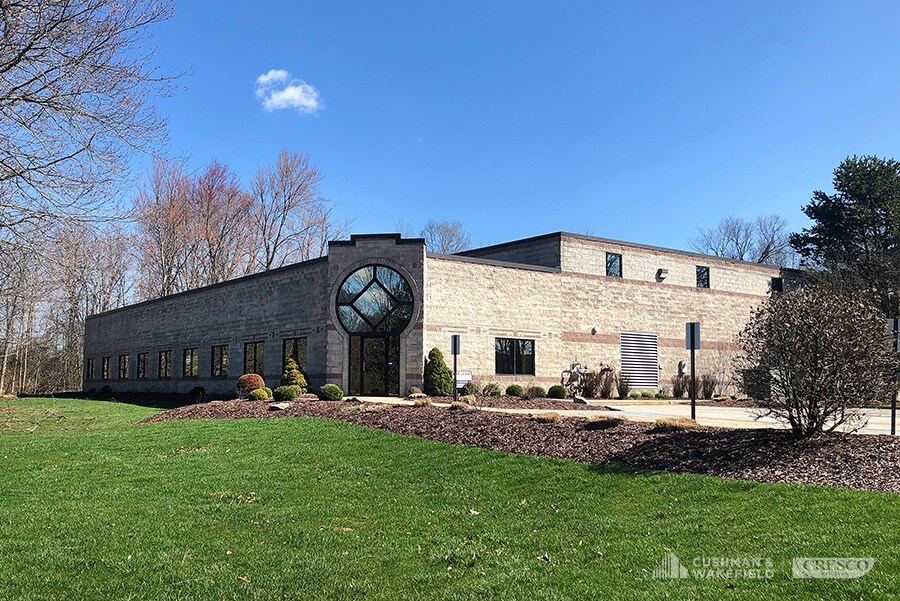5633 Hudson Industrial Pky, Hudson, OH à vendre Photo du bâtiment- Image 1 de 13