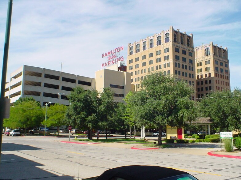 900 8th St, Wichita Falls, TX à louer - Photo du bâtiment - Image 2 de 6